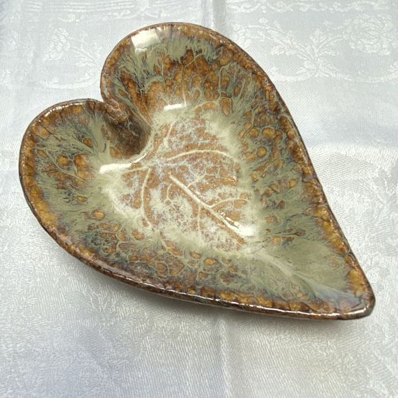 Ceramic Studio Art Pottery Glazed Heart Leaf Print Trinket Dish Tray Signed - Picture 2 of 11